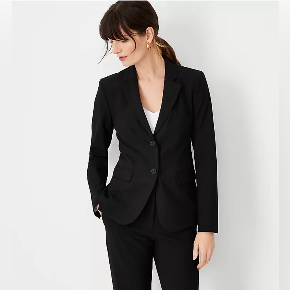 The Notched Two Button Blazer in Seasonless Stretch by Ann Taylor size 2